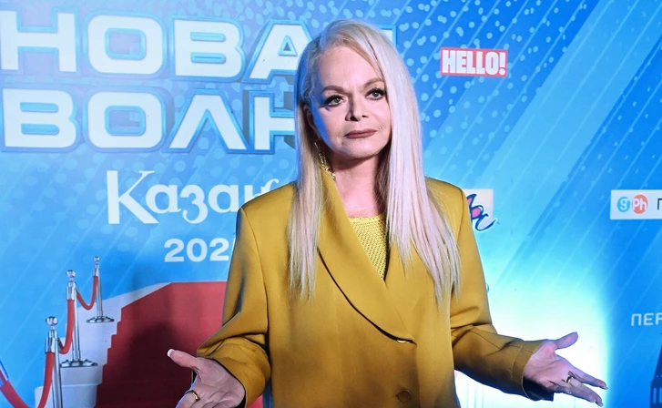Долина улетела на каникулы, не вернув квартиру Лурье