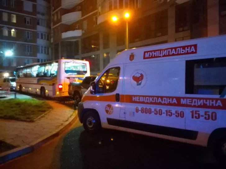 Media.az - Новости Азербайджана - В Одессе в результате ударов РФ повреждены жилые дома, детский сад, ТЦ и гостиница