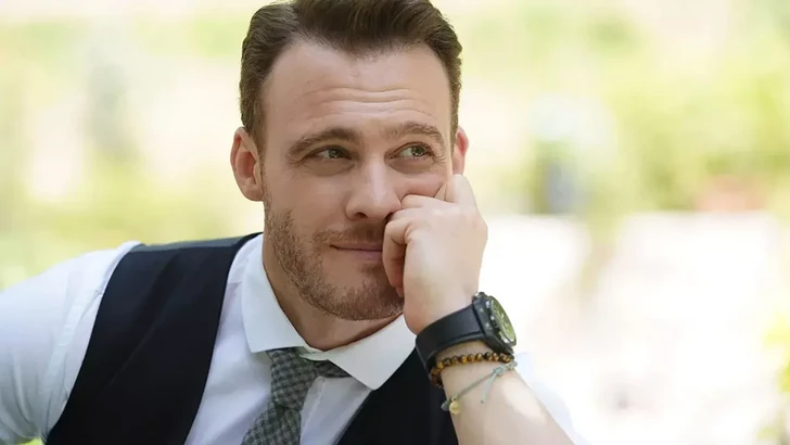 Звезда турецких сериалов Керем Бюрсин приехал в Баку и показал город своим подписчикам