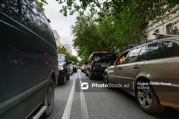 Ограничение движения автомобилей в центре Баку распространят на все дни недели - AYNA