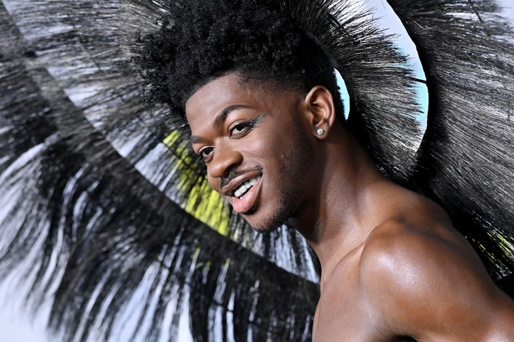 Рэпера Lil Nas X арестовали за прогулку в нижнем белье и ковбойских сапогах