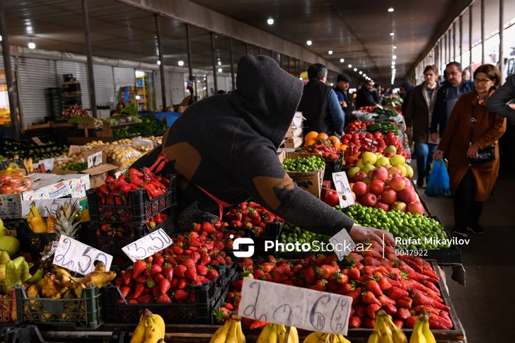 Почему фермеры в Азербайджане продают за бесценок, а покупатели платят вдесятеро больше?