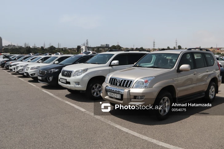 Азербайджанцы все чаще выбирают гибридные автомобили: импорт вырос почти в 3 раза