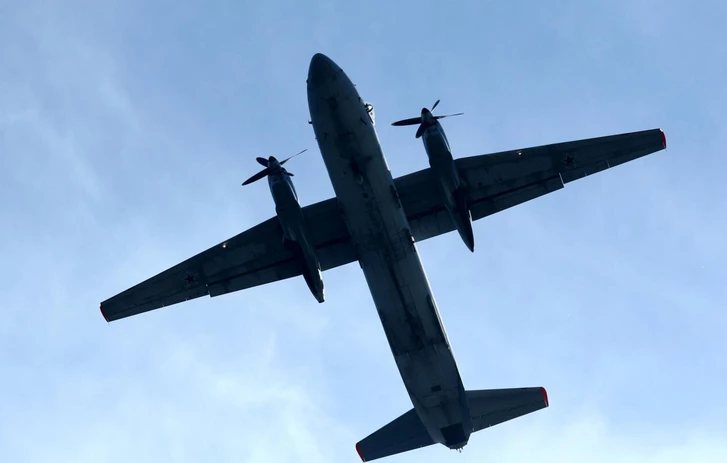 В России самолет Ан-26 врезался в скалу: погибли около 30 человек