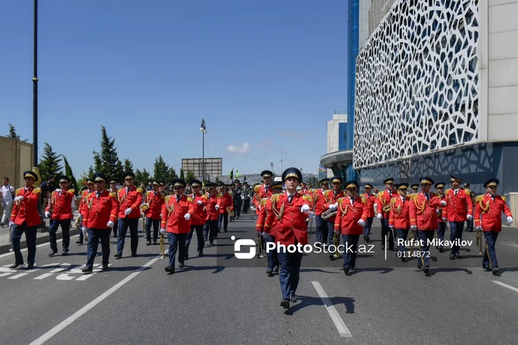 Media.az - Новости Азербайджана - В Баку прошли шествия в сопровождении военных оркестров по случаю Дня Вооруженных сил