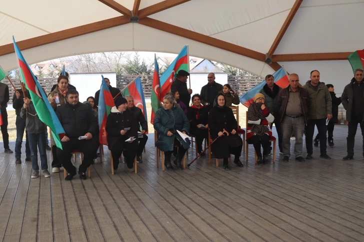 Media.az - Новости Азербайджана - Переехавшие в Кяркиджахан, Ханъюрду и Тезебина жители получили ключи от квартир
