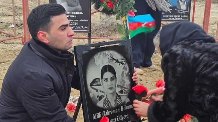 В годовщину трагедии семьи жертв крушения рейса Баку—Грозный прибыли в Актау