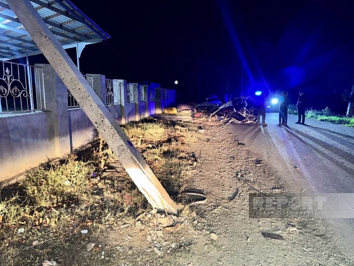 Media.az - Новости Азербайджана - В Самухском районе автомобиль разорвало пополам после столкновения со столбом