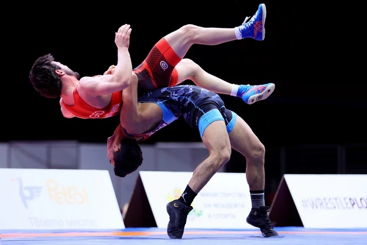Азербайджанские борцы вышли в финал молодежного чемпионата мира
