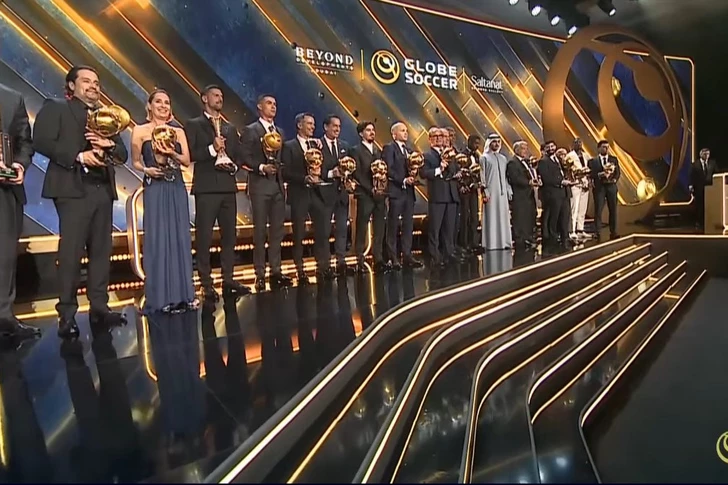 «ПСЖ» признан лучшей командой 2025 года по версии Globe Soccer Awards
