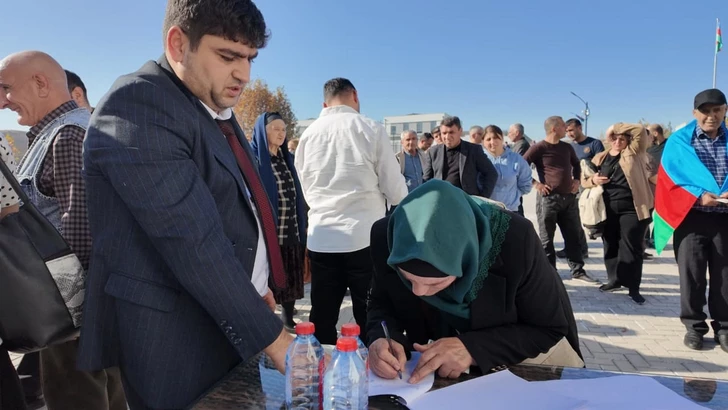 Media.az - Новости Азербайджана - Очередные группы переселенцев прибыли в Ходжалы и село Хоровлу, им вручены ключи от домов