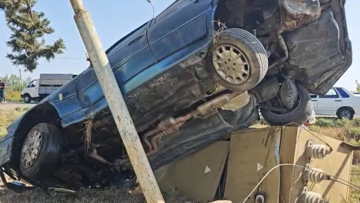 Media.az - Новости Азербайджана - В Джалилабаде Mercedes врезался в электрический трансформатор