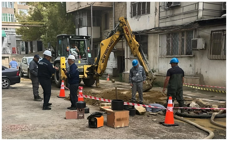 В Баку устранили аварию на водопроводе: ведутся восстановительные работы