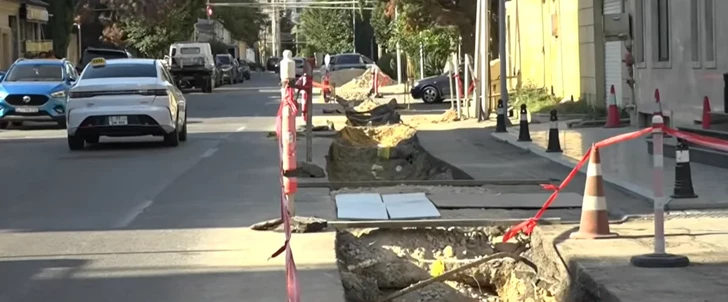 Жители Баку недовольны затянувшимся ремонтом на улице Шамси Рагимова