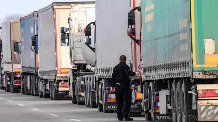 Азербайджан и Грузия обсудили скопление фур на границе и меры по устранению очередей