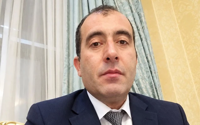 Media.az - Новости Азербайджана - Поймали в ресторане при передаче денег: экс-глава муниципалитета в Азербайджане осужден за взятку