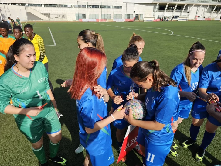 Женская сборная Азербайджана вышла в финал Кубка мира по объединенному футболу
