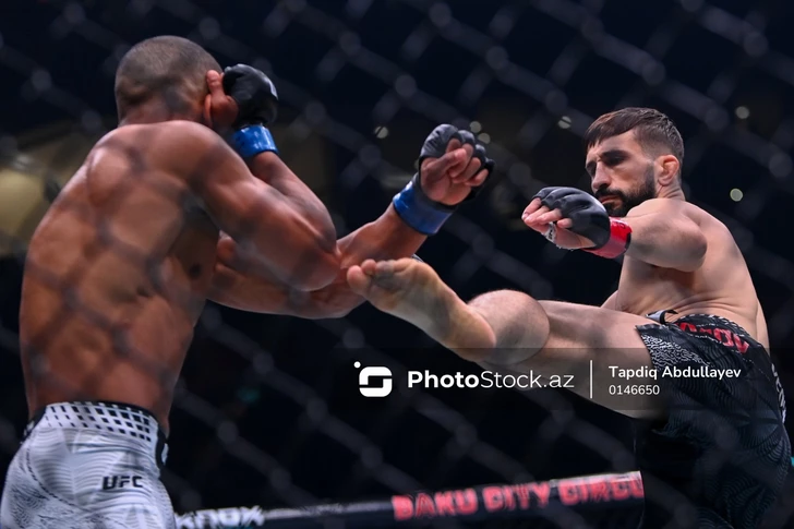 Media.az - Новости Азербайджана - В Баку прошел турнир UFC Fight Night: Рафаэль Физиев одержал победу в главном бою основного карда