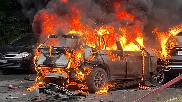В Санкт-Петербурге взорвался автомобиль высокопоставленного военного: возбуждено уголовное дело