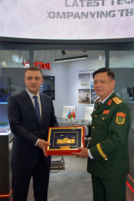 Media.az - Новости Азербайджана - Азербайджанская делегация провела серию стратегических встреч на оборонной выставке в Турции