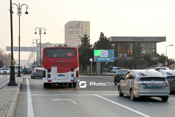 Транспортный коллапс: почему бакинцы часами ждут автобусы?