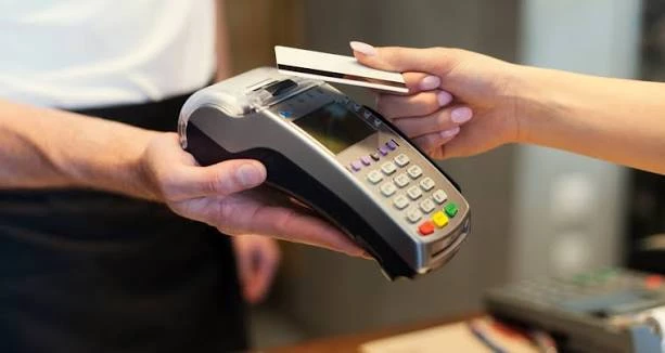 POS-терминалы уходят в прошлое? Что происходит с безналичными платежами в Азербайджане
