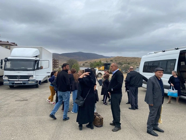 Media.az - Новости Азербайджана - В Джебраил выехала первая группа бывших вынужденных переселенцев