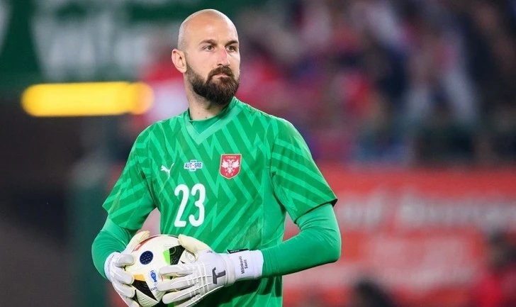 Вратарь сборной Сербии подрался с охраной в баре перед матчем с Данией