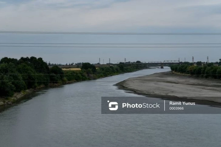 В Шамкире в водоканале утонули двое человек