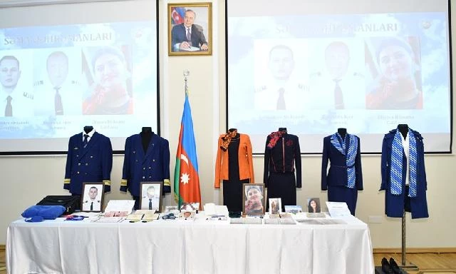 Media.az - Новости Азербайджана - Личные вещи членов экипажа потерпевшего крушение самолета AZAL переданы в Музей истории
