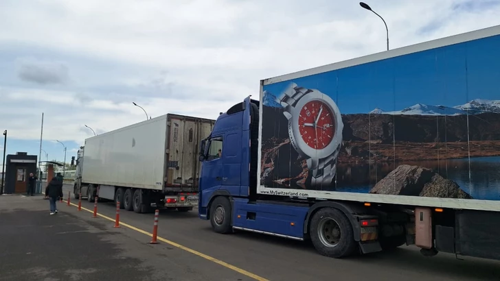 Media.az - Новости Азербайджана - Грузовики с гуманитарной помощью России для Ирана пересекли КПП «Южная Астара»