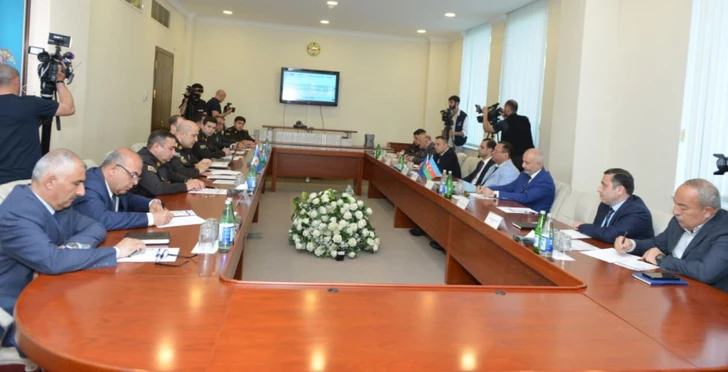 МЧС Азербайджана провело круглый стол по безопасности в градостроительстве в преддверии WUF13