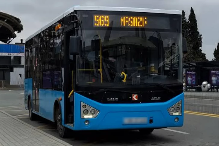 Пассажиры жалуются на маршрутные автобусы: Приезжают раз в 30 минут