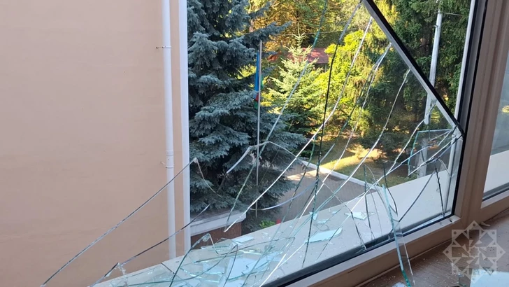 В результате ракетных ударов по Киеву нанесен ущерб посольству Азербайджана в Украине