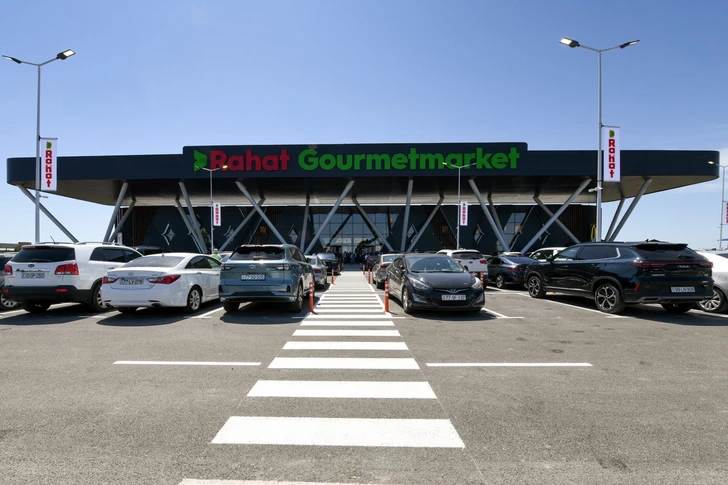 В Баку открылся новый филиал Rahat Gourmet