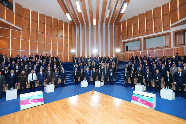 В Шеки проходит конференция, посвященная национально-духовному наследию Гейдара Алиева