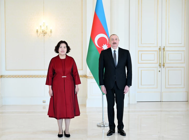 Президент Ильхам Алиев принял верительные грамоты новоназначенного посла Китая в Азербайджане