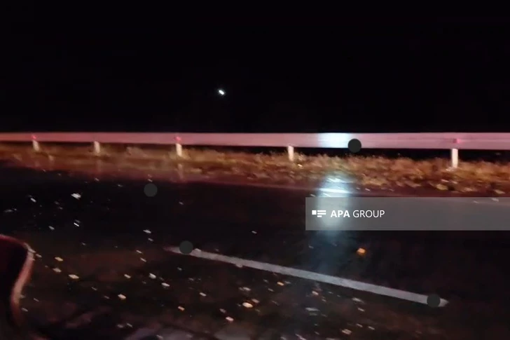 Media.az - Новости Азербайджана - В Шамкире водитель цементовоза уснул за рулем и врезался в бетонное ограждение