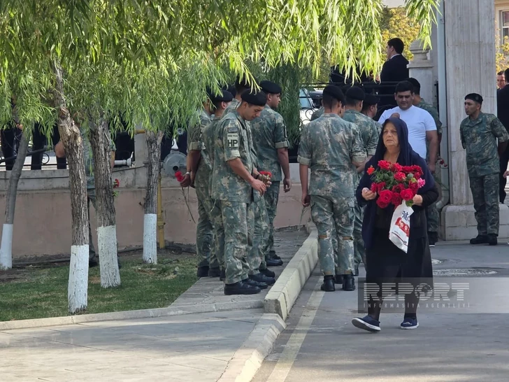 Media.az - Новости Азербайджана - День памяти в Нахчыване: к могилам шехидов возлагают цветы