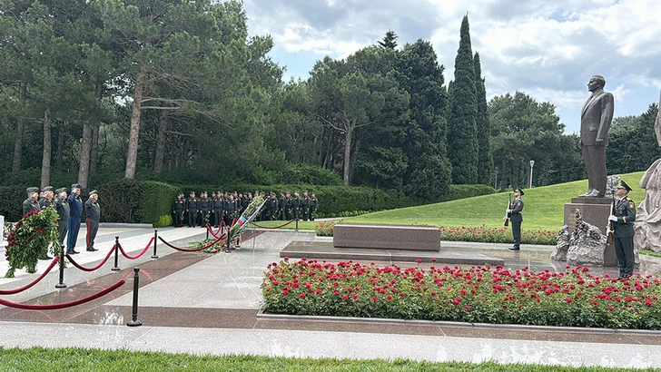 Media.az - Новости Азербайджана - Закир Гасанов посетил Аллею почетного захоронения, Парк Победы и Военное мемориальное кладбище