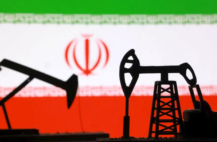 Иран продолжает наращивать экспорт нефтепродуктов несмотря на морскую блокаду со стороны США
