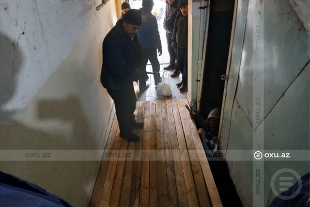 Media.az - Новости Азербайджана - В подъезде здания в Баку обрушился пол: ЖКХ устраняет последствия