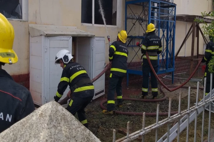 Пожар в клинике в Сабирабаде потушен