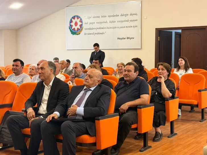 Жителей Ханкенди проинформировали о социальных выплатах и минной опасности