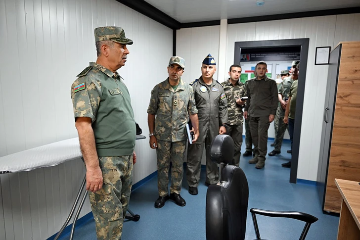 Руководство Минобороны Азербайджана ознакомилось с новыми объектами военной инфраструктуры ПВО