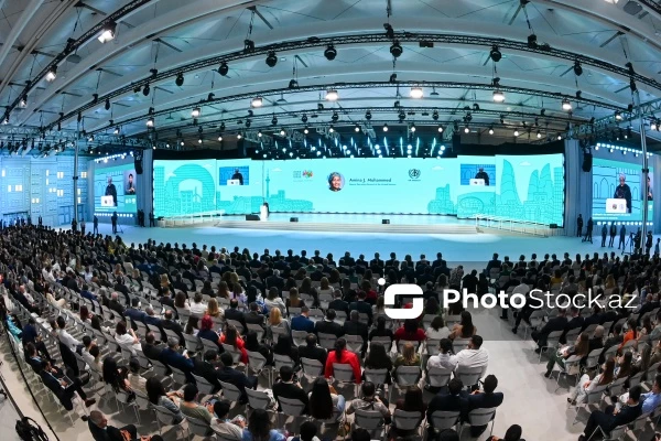Media.az - Новости Азербайджана - В Баку проходит церемония закрытия WUF13 - ПРЯМОЙ ЭФИР