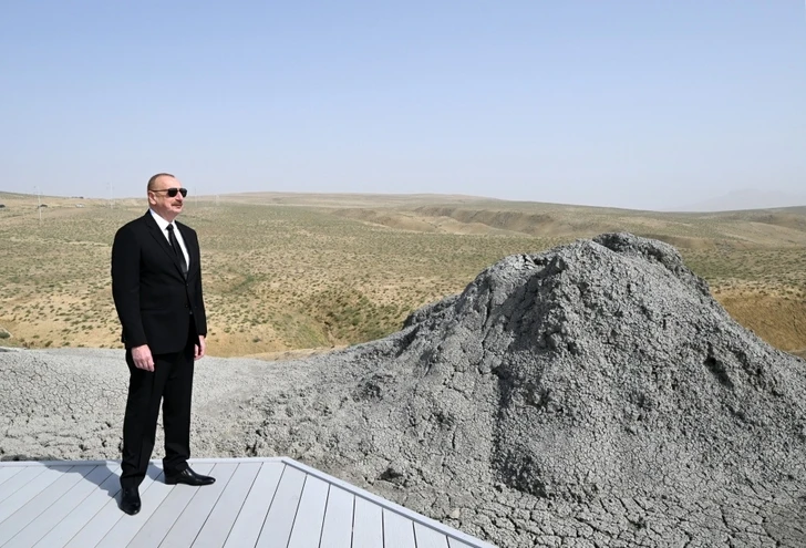 Президент Ильхам Алиев принял участие в открытии Туристического комплекса грязевых вулканов