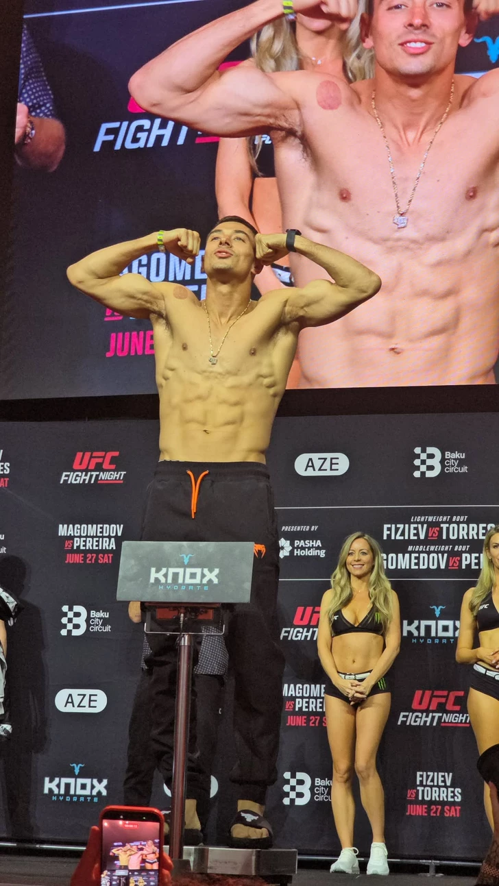Media.az - Новости Азербайджана - Перед UFC Fight Night в Баку состоялись торжественная церемония взвешивания и битва взглядов