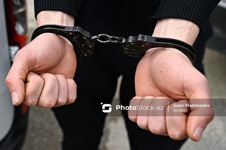 В Абшеронском районе задержан подозреваемый в краже золотых украшений