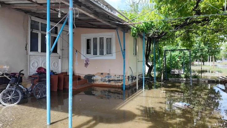 Ливни в Зардабе вызвали масштабное подтопление улиц и жилых кварталов